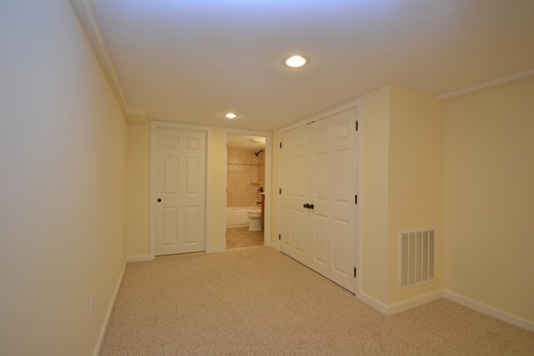 42 Samoset Road Woburn, MA 01801 - Photo 13 of 16