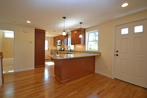 42 Samoset Road Woburn, MA 01801 - Photo 3 of 16