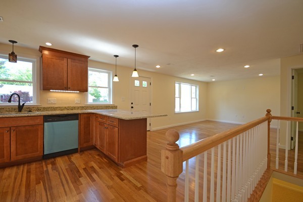42 Samoset Road Woburn, MA 01801 - Photo 4 of 16