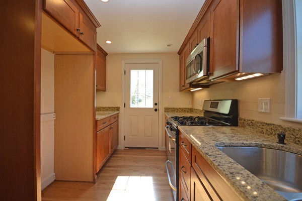 42 Samoset Road Woburn, MA 01801 - Photo 6 of 16