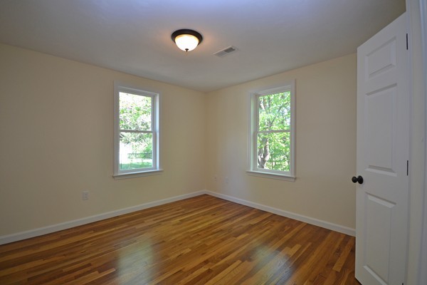 42 Samoset Road Woburn, MA 01801 - Photo 8 of 16