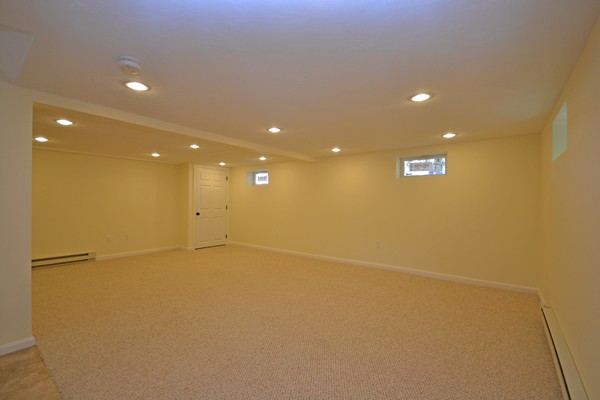 42 Samoset Road Woburn, MA 01801 - Photo 10 of 16