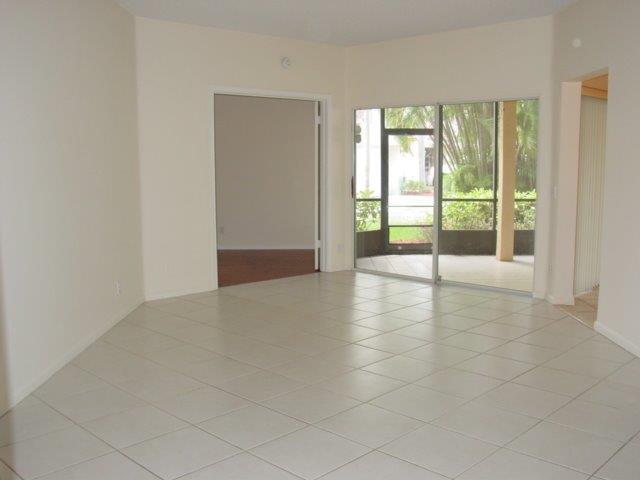 23230 Island View, Unit E Boca Raton, FL 33433 - Photo 5 of 29 Living Room