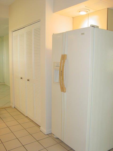 23230 Island View, Unit E Boca Raton, FL 33433 - Photo 10 of 29 Kitchen