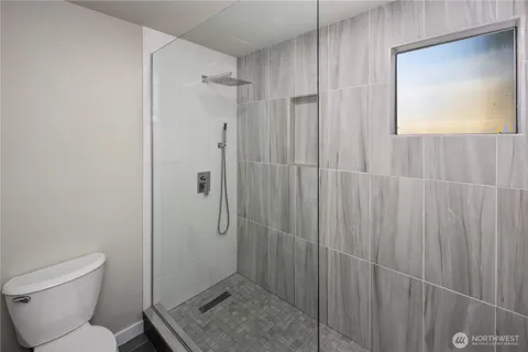 $799,000 | 6121 Northeast 175th Street, Unit A402, Kenmore, WA 98028