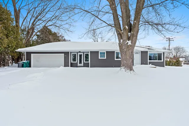 $324,900 | 4710 West Capitol Drive, Appleton, WI 54913