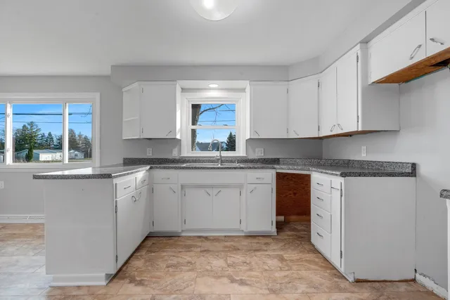 $324,900 | 4710 West Capitol Drive, Appleton, WI 54913