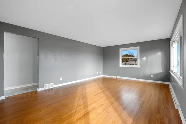 $324,900 | 4710 West Capitol Drive, Appleton, WI 54913