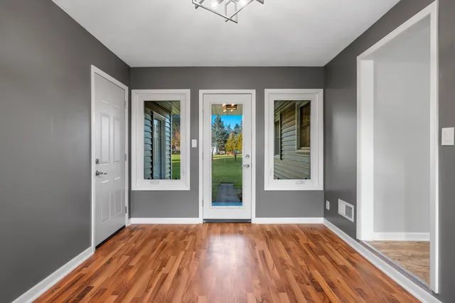 $324,900 | 4710 West Capitol Drive, Appleton, WI 54913