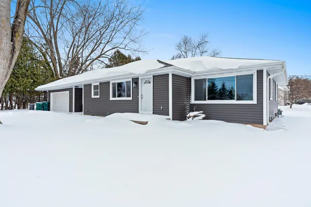 $324,900 | 4710 West Capitol Drive, Appleton, WI 54913
