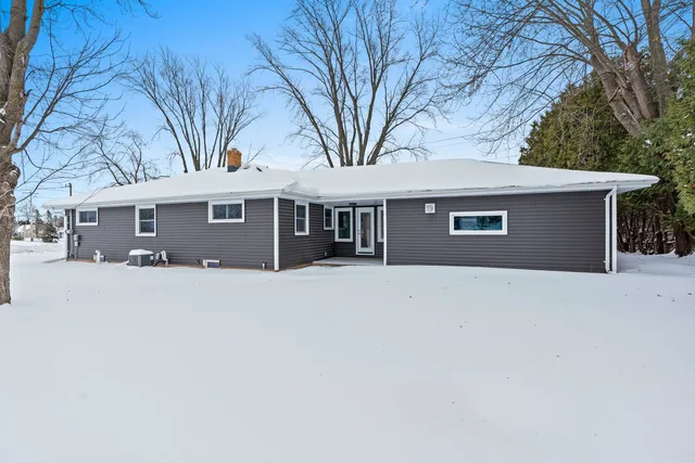 $324,900 | 4710 West Capitol Drive, Appleton, WI 54913