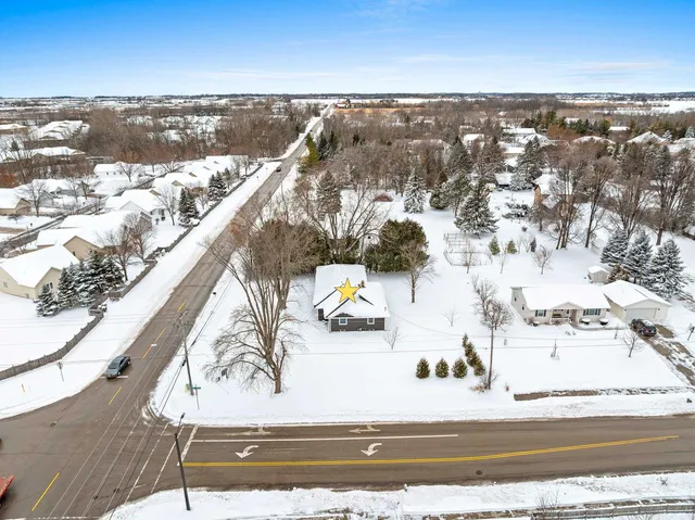 $324,900 | 4710 West Capitol Drive, Appleton, WI 54913