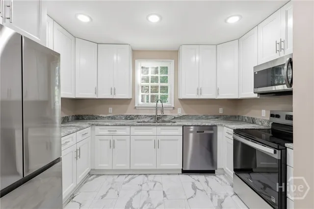 $289,900 | 55 South Parkwood Drive, Savannah, GA 31404