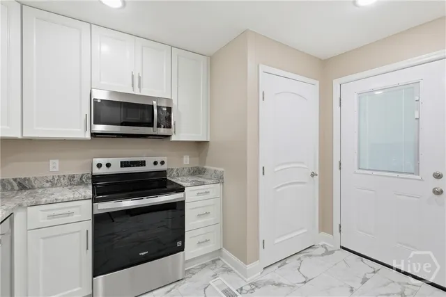 $289,900 | 55 South Parkwood Drive, Savannah, GA 31404