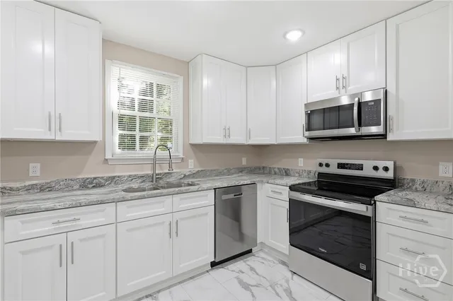 $289,900 | 55 South Parkwood Drive, Savannah, GA 31404