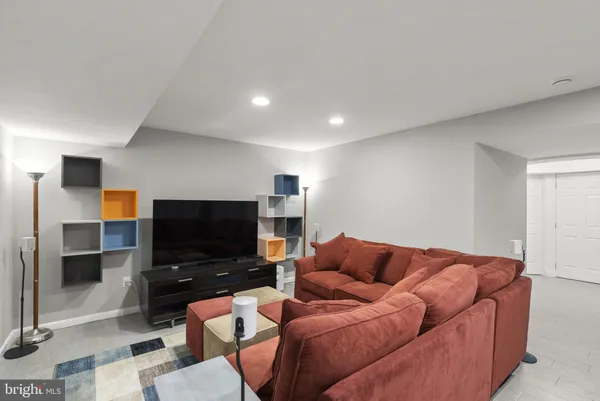 $1,000,000 | 12120 Early Lilacs Path, Clarksville, MD 21029
