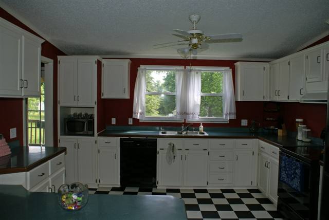 1604 South McElhaney Road Greer, SC 29651 - Photo 3 of 12 Gallery Image 3