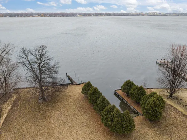 $397,000 | 1299 North Lake Street, Neenah, WI 54956