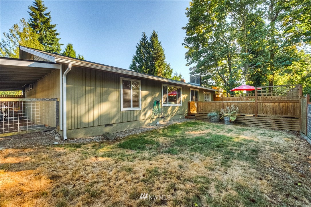 13708 Southeast 141st Street Renton, WA 98059 - Photo 3 of 19 a view of back yard