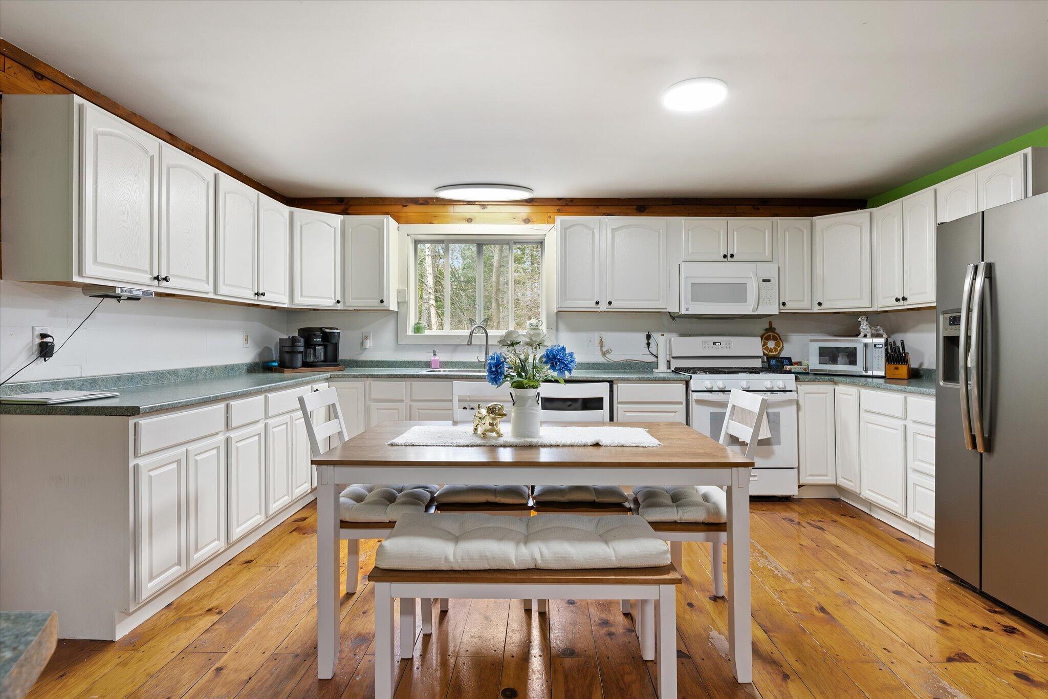 3 3js Way Swanville, ME 04915 - Photo 6 of 68 04-Kitchen