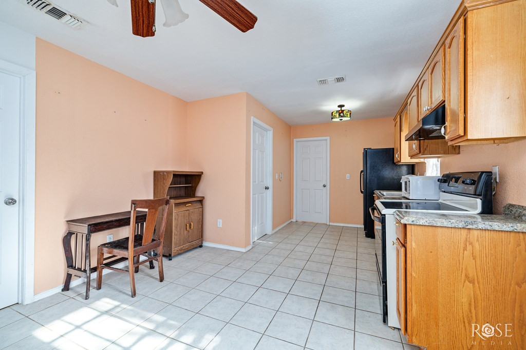 1906 Santa Rosa Street Ozona, TX 76943 - Photo 8 of 27 Photo 8