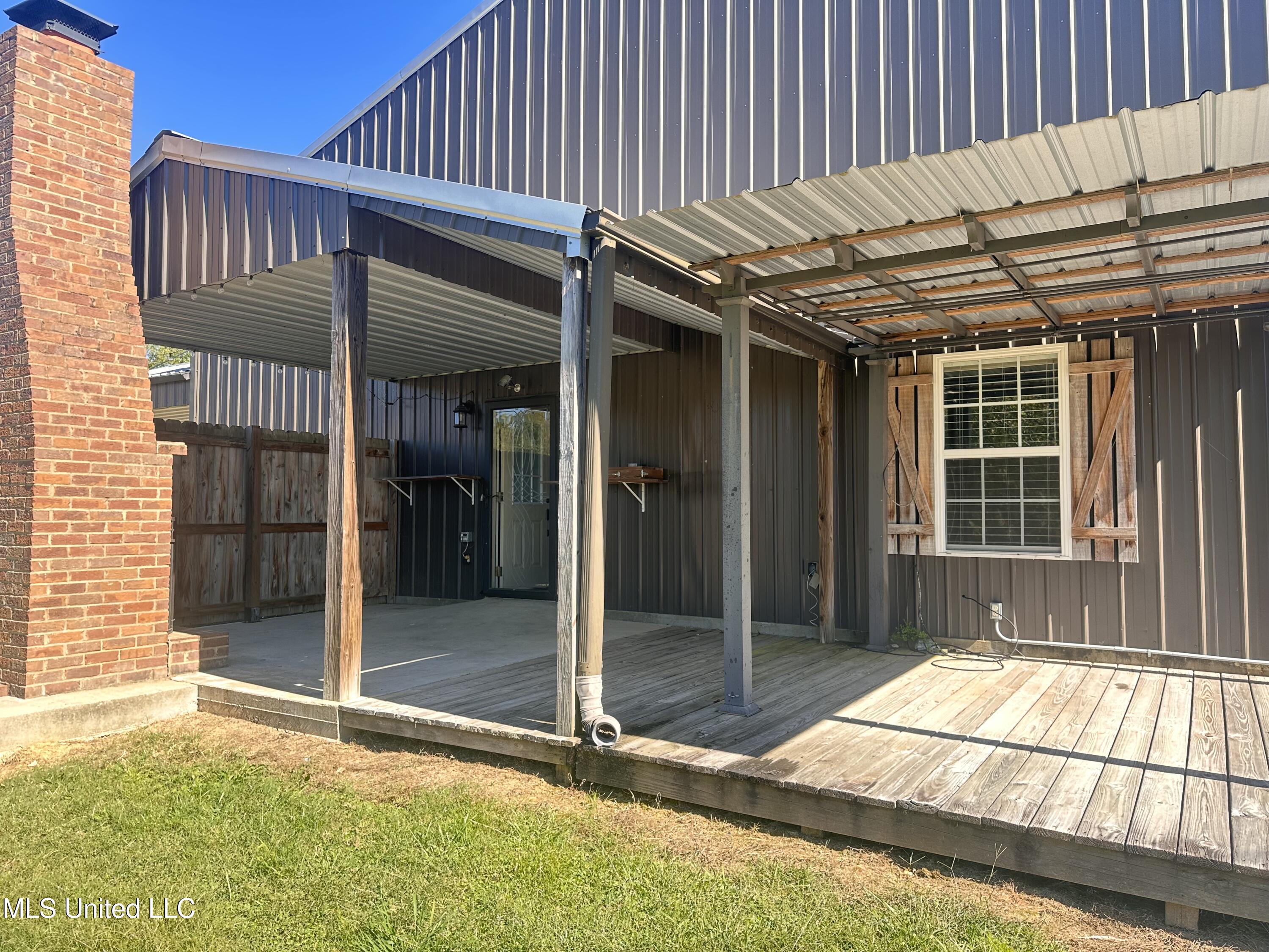 2410 Pope Water Valley Road Pope, MS 38658 - Photo 4 of 32 IMG_6431