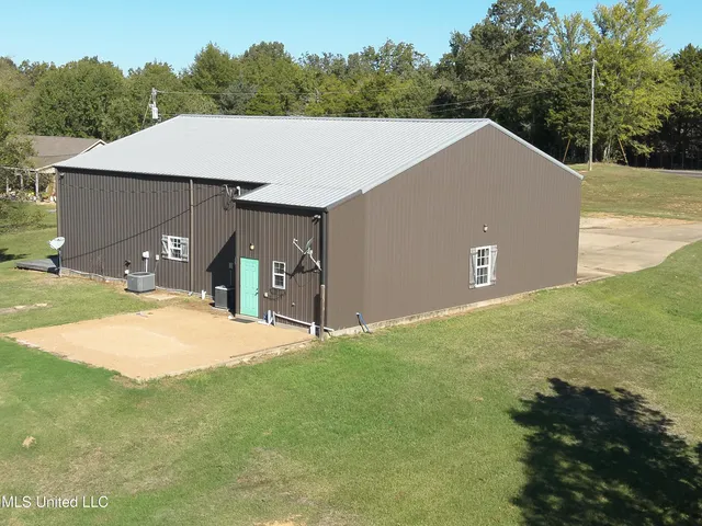 $258,000 | 2410 Pope Water Valley Road, Pope, MS 38658