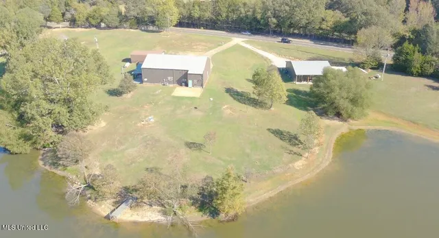 $258,000 | 2410 Pope Water Valley Road, Pope, MS 38658