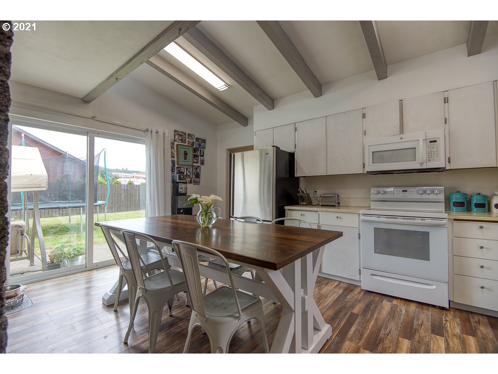 1135 North Lake Road Lakeside, OR 97449 - Photo 24 of 28 Gallery Image 24
