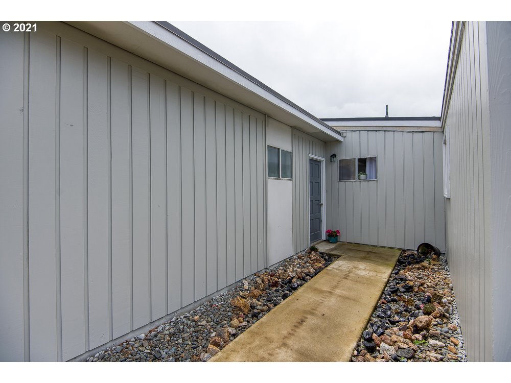 1135 North Lake Road Lakeside, OR 97449 - Photo 28 of 28 Gallery Image 28