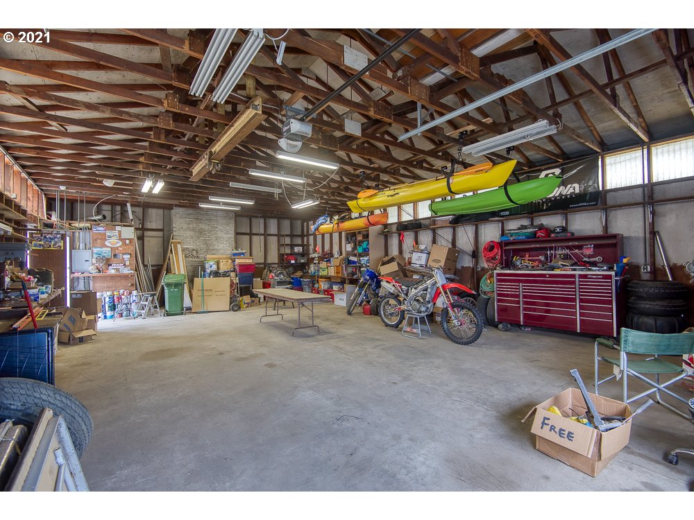 1135 North Lake Road Lakeside, OR 97449 - Photo 10 of 28 Gallery Image 10