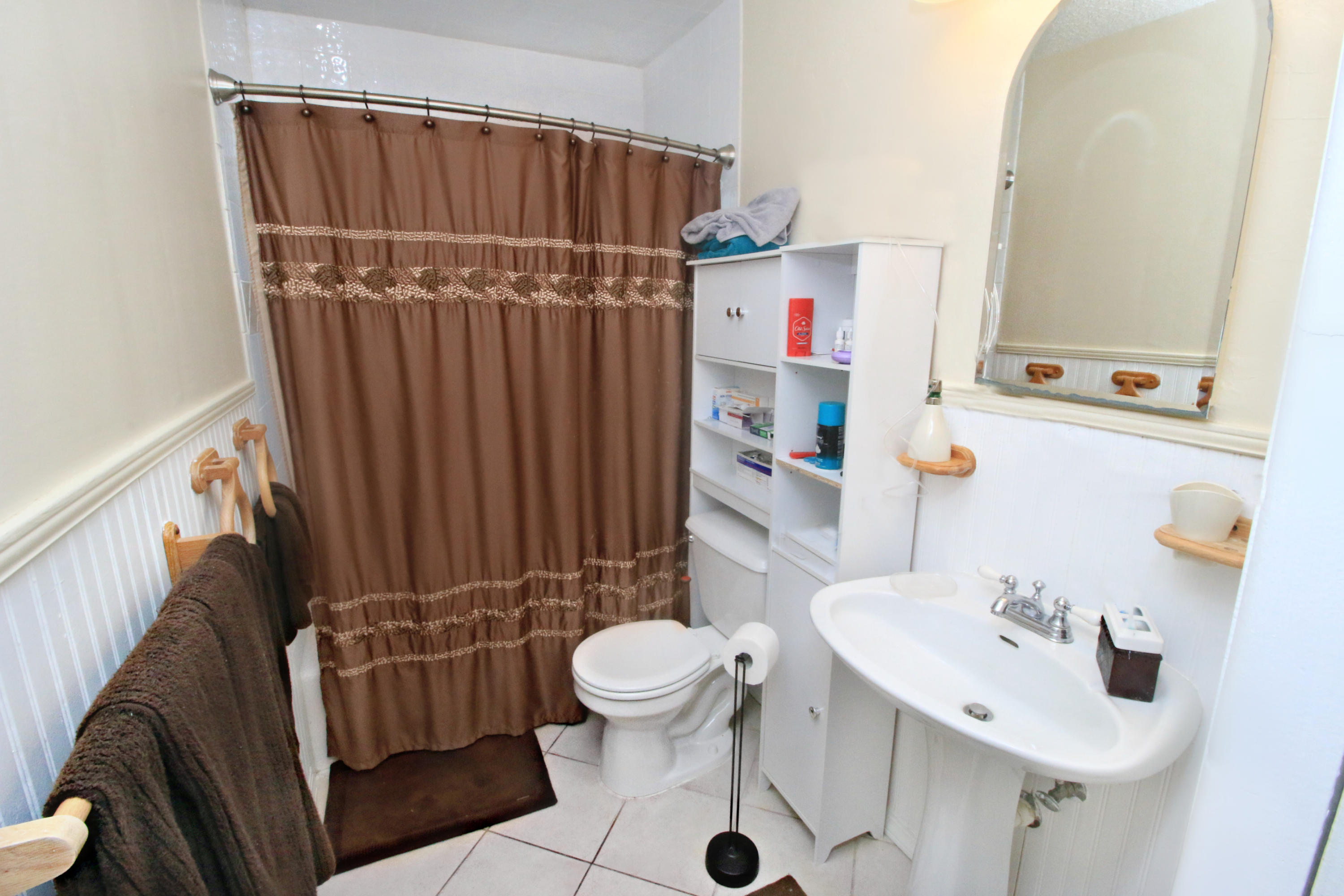 920 Sunset Road Boynton Beach, FL 33435 - Photo 12 of 18 920 sunset blvd bathroom 1