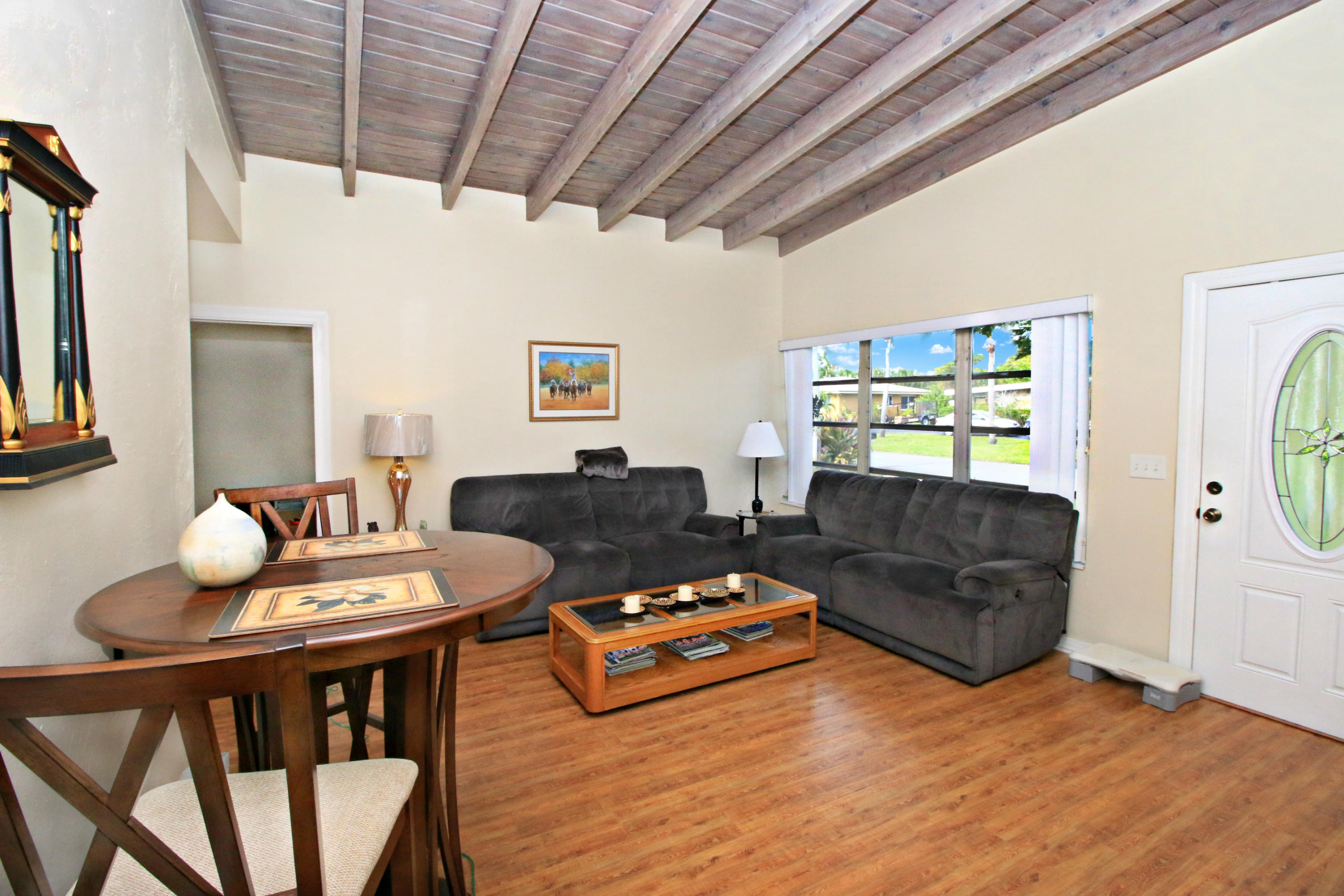 920 Sunset Road Boynton Beach, FL 33435 - Photo 5 of 18 920 sunset blvd living room 2