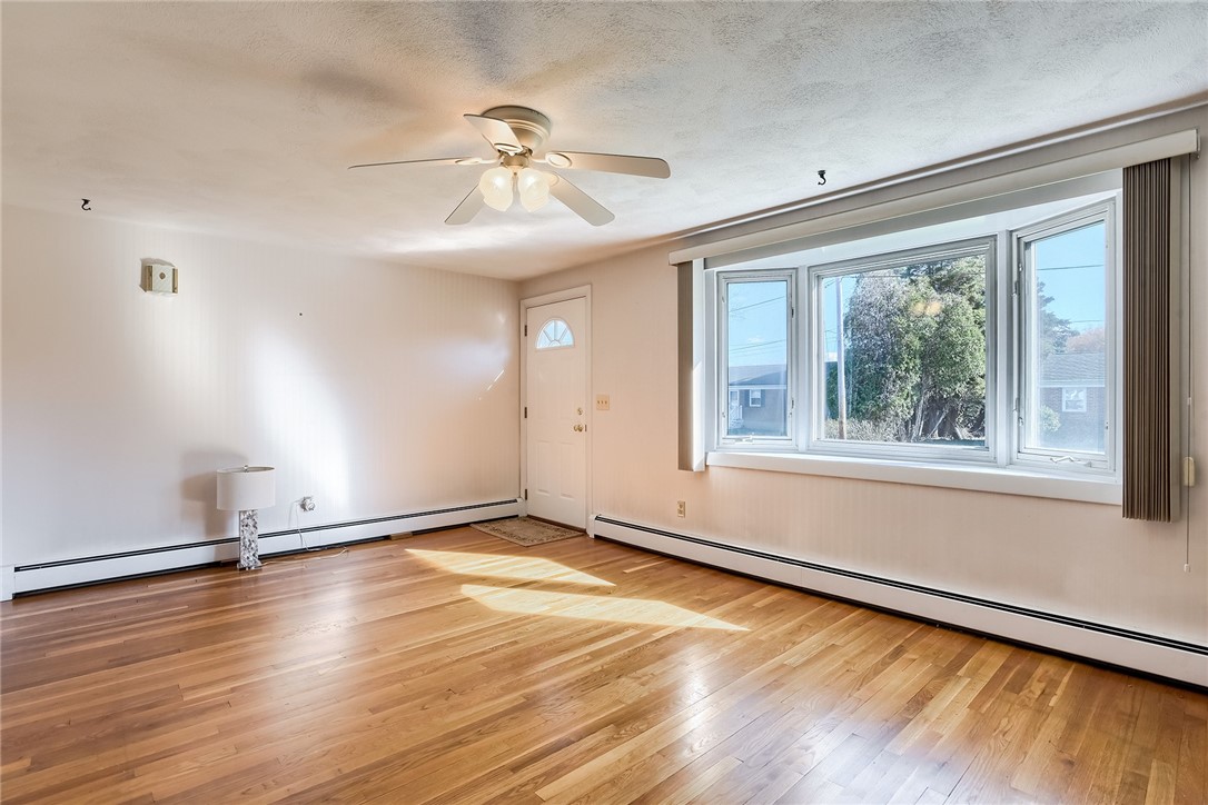 25 Cornell Road Narragansett, RI 02882 - Photo 5 of 27