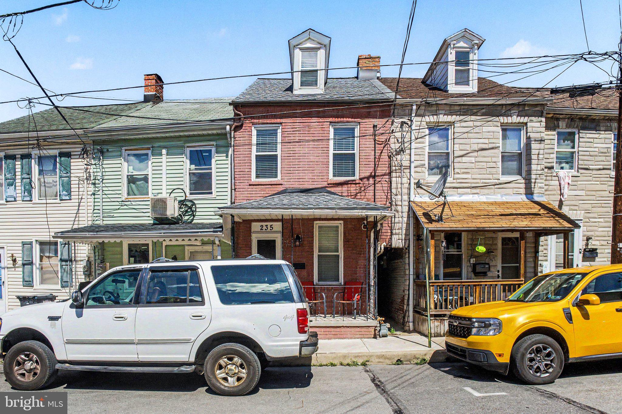 235 Perry Street Columbia, PA 17512 - Photo 2 of 29
