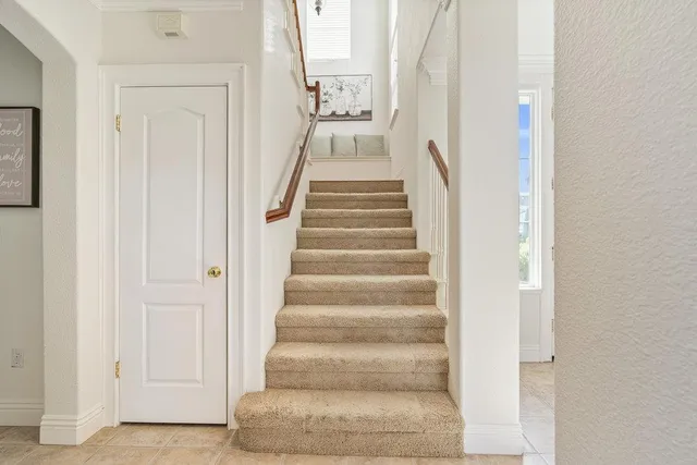 $1,289,888 | 310 VÃa Vaquero Norte, San Juan Bautista, CA 95045