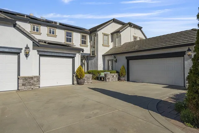 $1,289,888 | 310 VÃa Vaquero Norte, San Juan Bautista, CA 95045