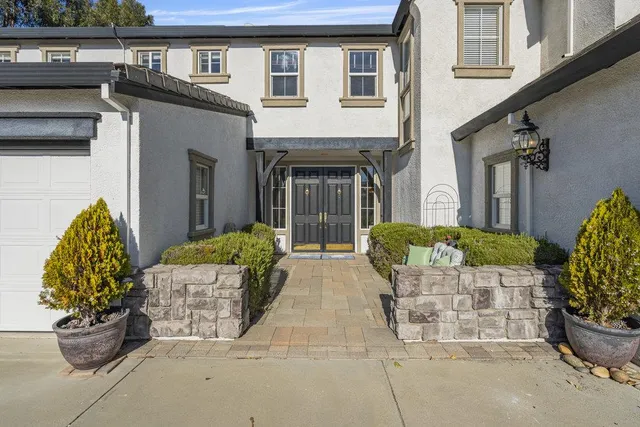 $1,289,888 | 310 VÃa Vaquero Norte, San Juan Bautista, CA 95045