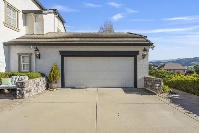 $1,289,888 | 310 VÃa Vaquero Norte, San Juan Bautista, CA 95045