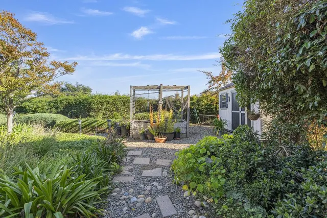 $1,289,888 | 310 VÃa Vaquero Norte, San Juan Bautista, CA 95045