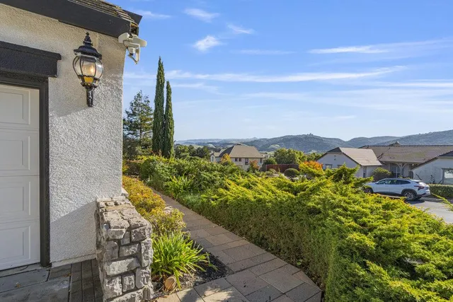 $1,289,888 | 310 VÃa Vaquero Norte, San Juan Bautista, CA 95045