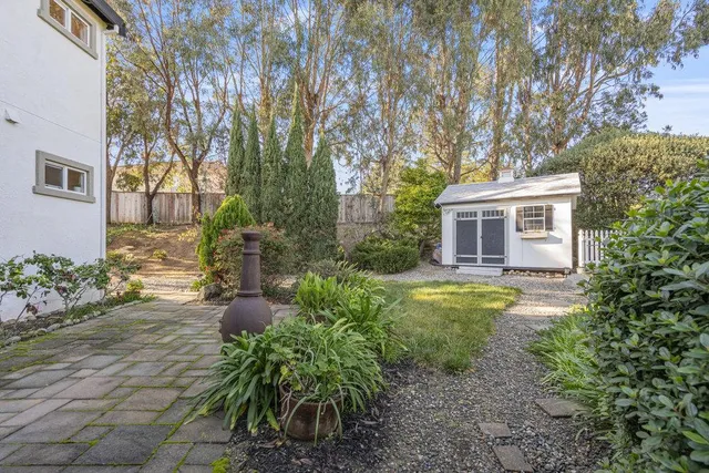 $1,289,888 | 310 VÃa Vaquero Norte, San Juan Bautista, CA 95045