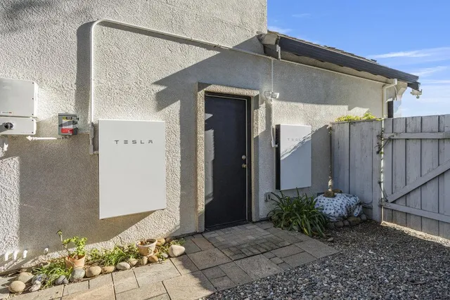 $1,289,888 | 310 VÃa Vaquero Norte, San Juan Bautista, CA 95045