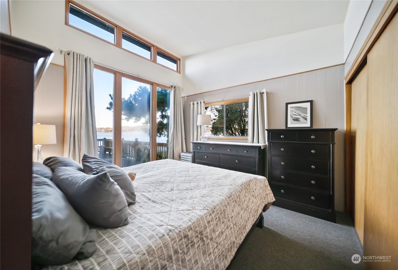 2502 Northeast Enetai Beach Road Bremerton, WA 98310 - Photo 12 of 30 Gallery Image 12