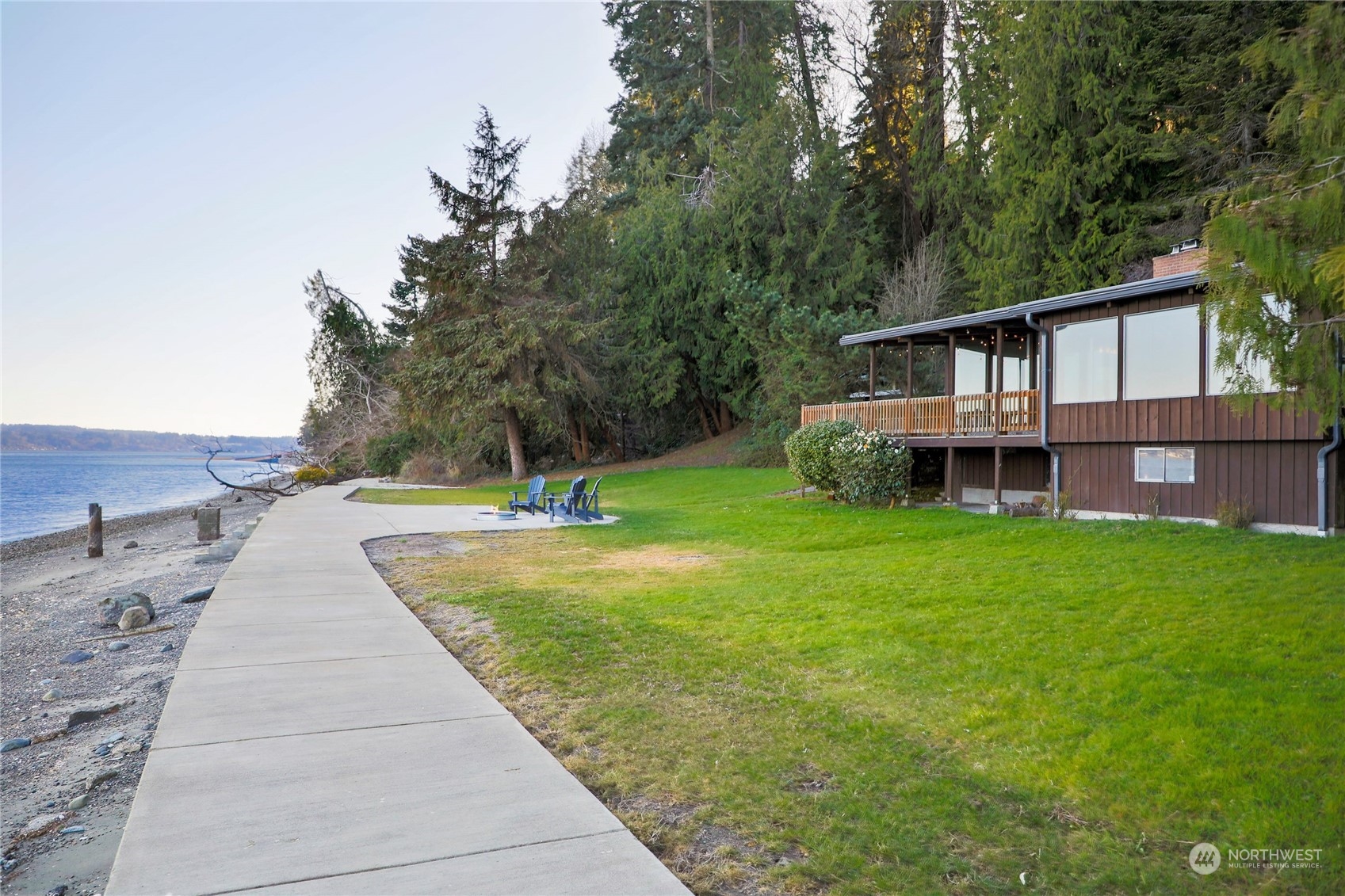 2502 Northeast Enetai Beach Road Bremerton, WA 98310 - Photo 3 of 30 Gallery Image 3