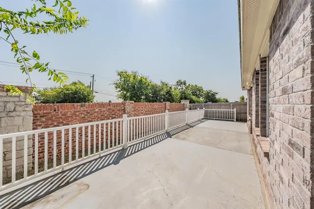 $1,800 | 8932 Sunny Hollow Drive, Fort Worth, TX 76179