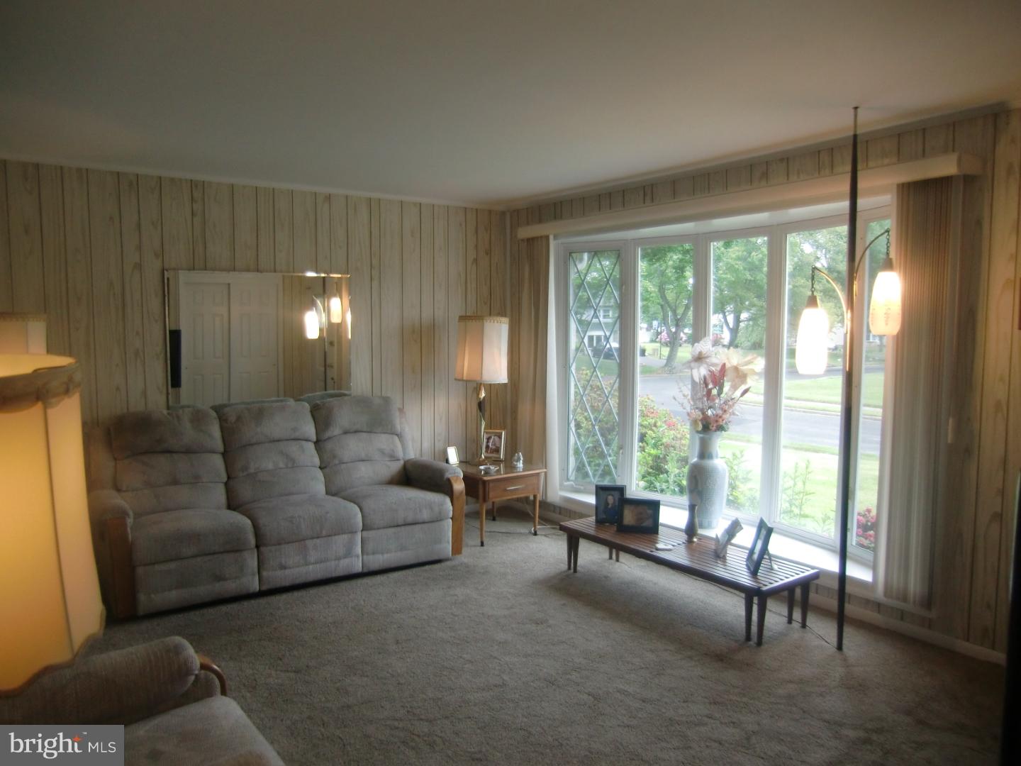 108 Parry Road Warminster, PA 18974 - Photo 3 of 16 Living Room