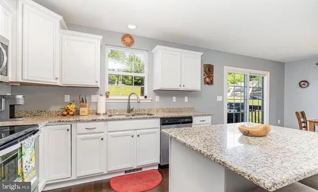 $2,400 | 358 Weatherstone Drive, Unit 46, New Cumberland, PA 17070