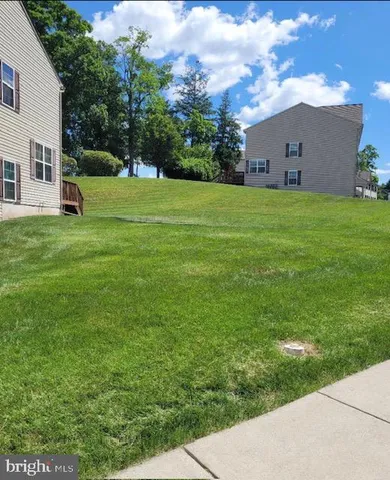 $2,400 | 358 Weatherstone Drive, Unit 46, New Cumberland, PA 17070