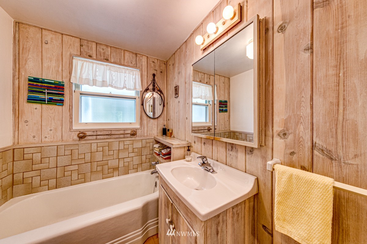 3822 South Mt Angeles Road Port Angeles, WA 98362 - Photo 16 of 40 Gallery Image 16